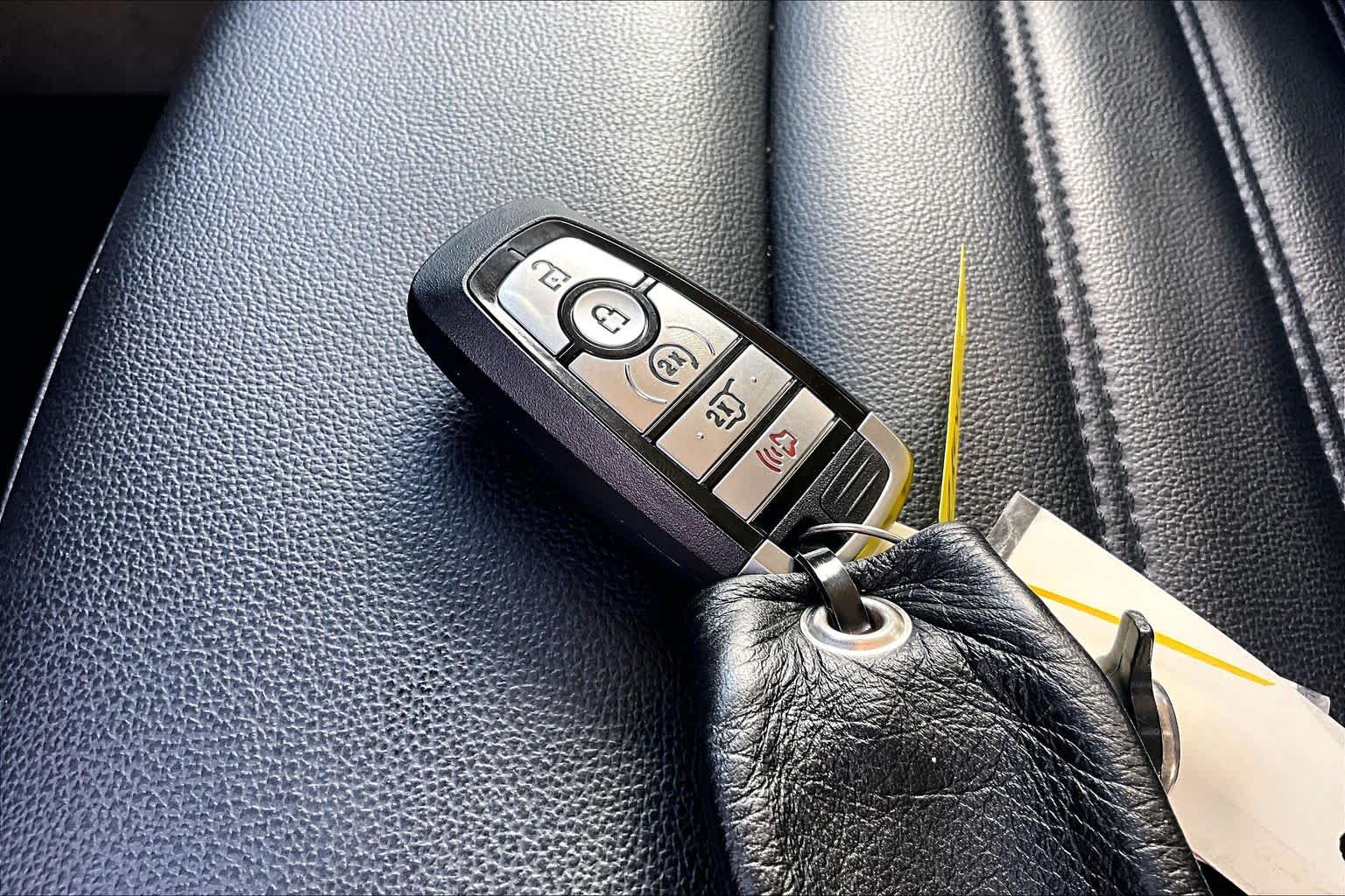 2022 Ford Edge photo 14 of 36