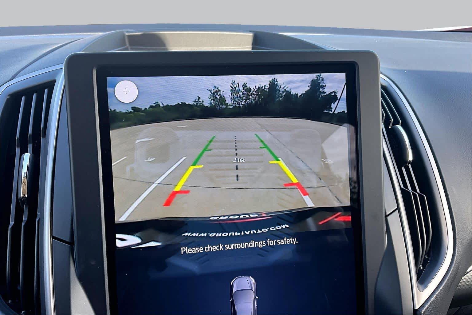 2022 Ford Edge photo 26 of 36