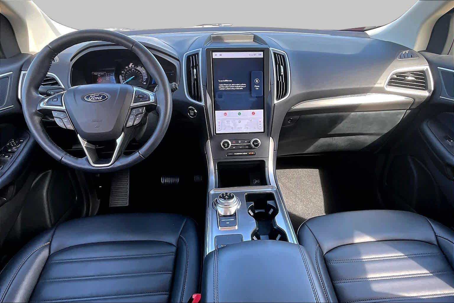 2022 Ford Edge photo 15 of 36