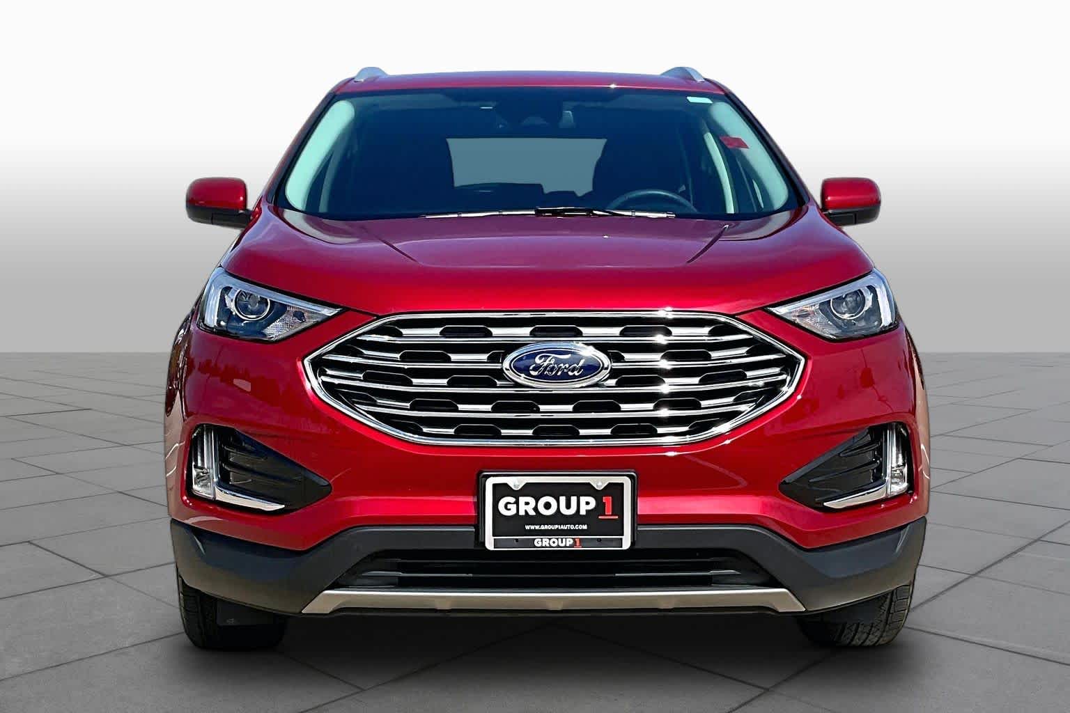 2022 Ford Edge photo 4 of 36