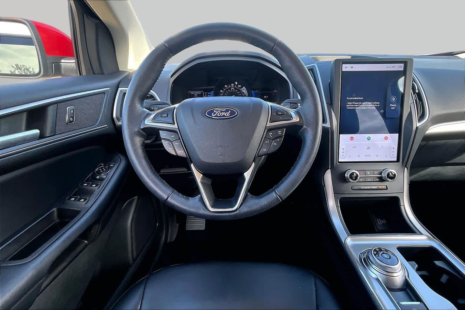 2022 Ford Edge photo 6 of 36
