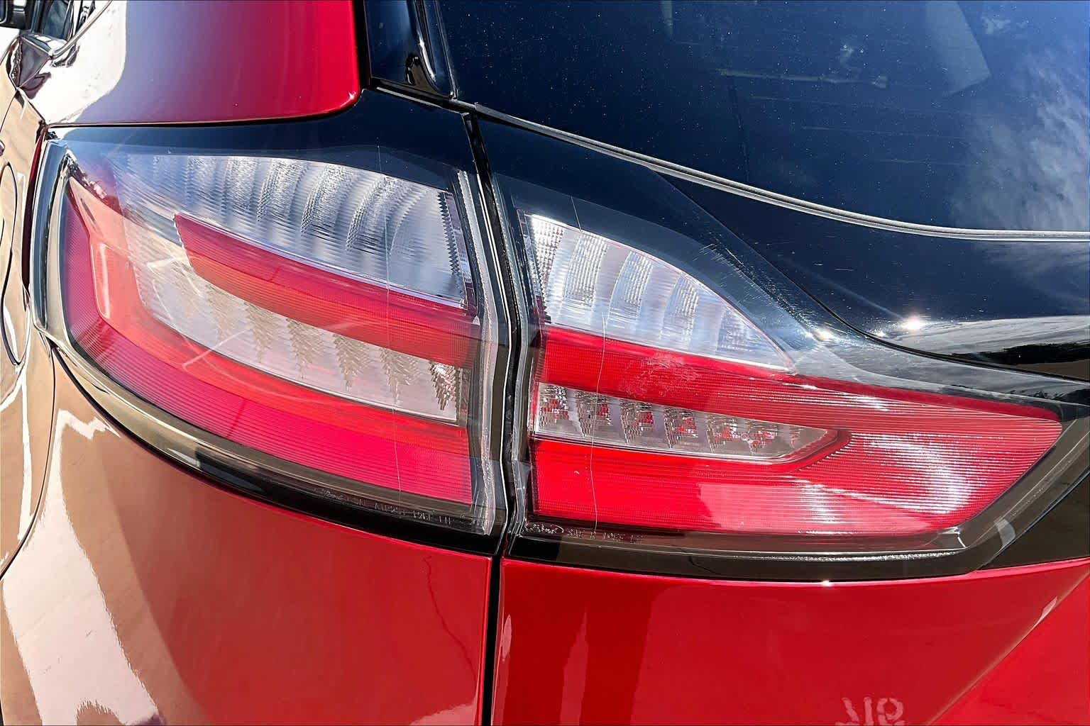 2022 Ford Edge photo 28 of 36
