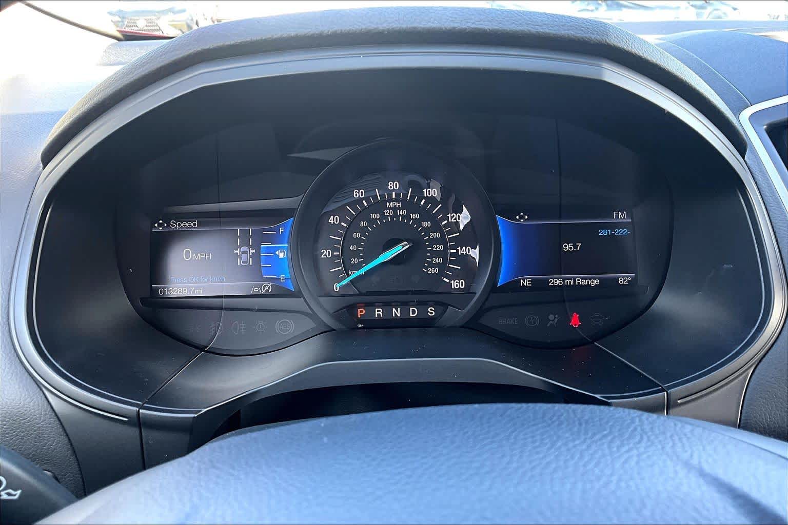 2022 Ford Edge photo 25 of 36