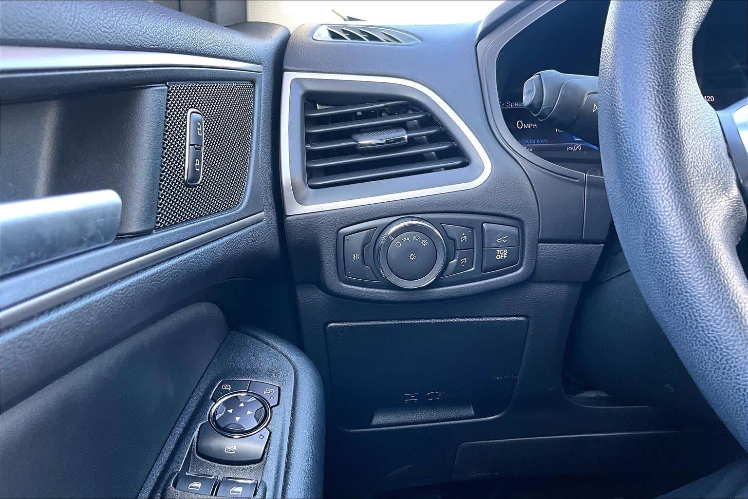 2022 Ford Edge photo 35 of 36