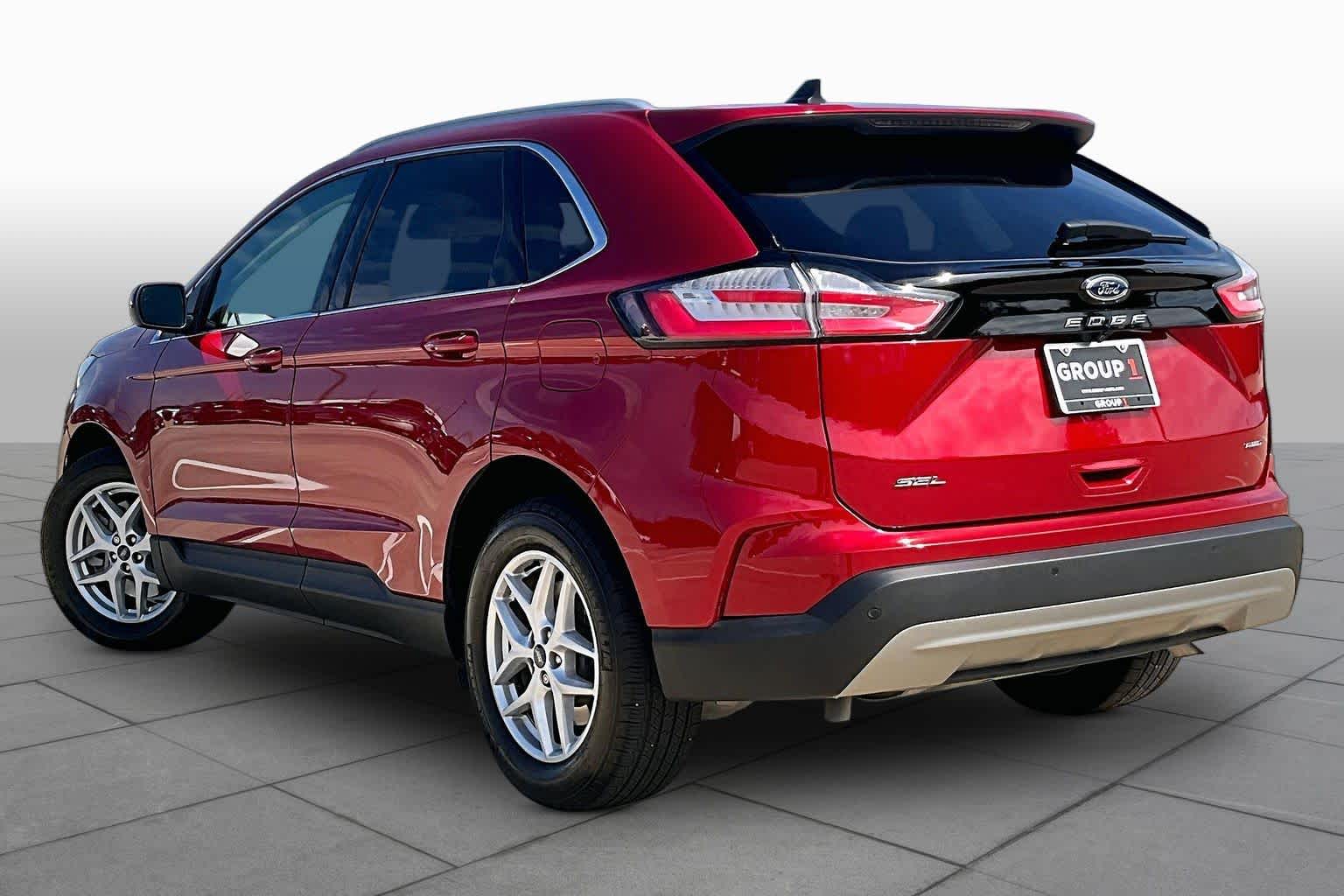 2022 Ford Edge photo 12 of 36