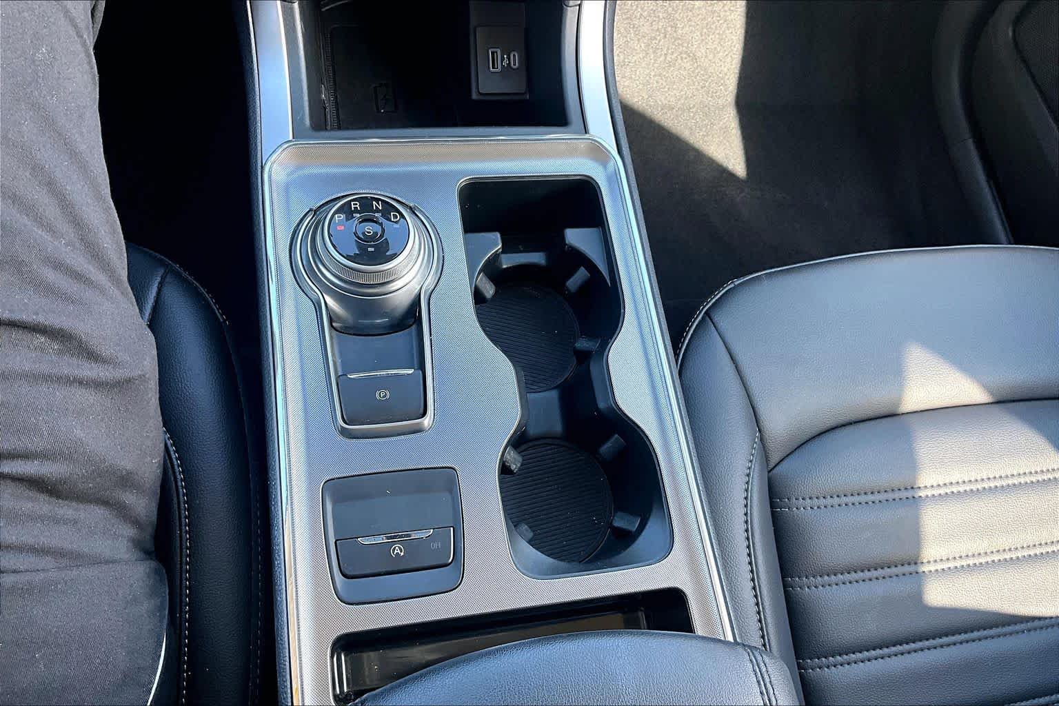 2022 Ford Edge photo 34 of 36