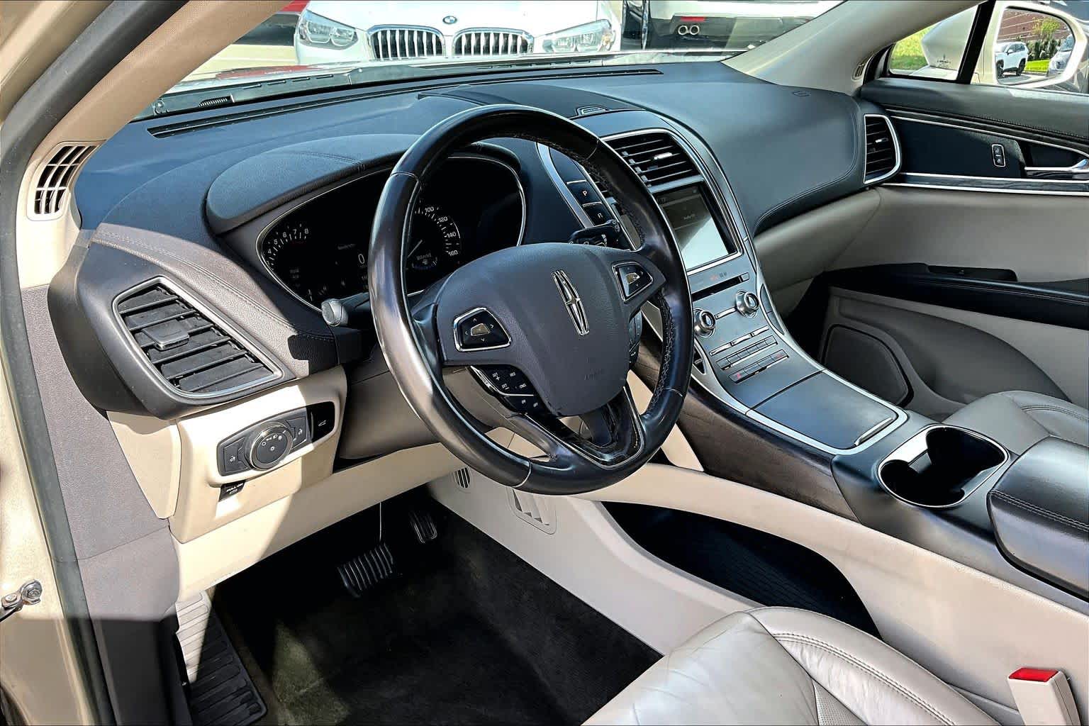 2017 Lincoln MKX Select Palladium White Gold Metallic at Mac Haik Ford