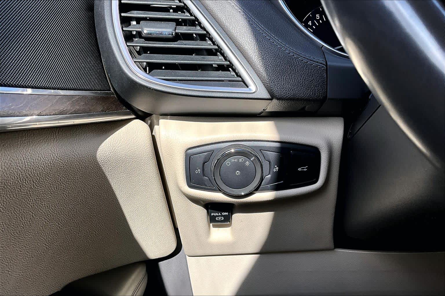 2017 Lincoln MKX Select Palladium White Gold Metallic at Mac Haik Ford