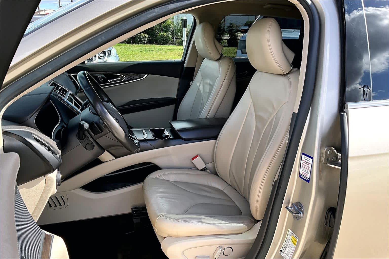 2017 Lincoln MKX Select Palladium White Gold Metallic at Mac Haik Ford