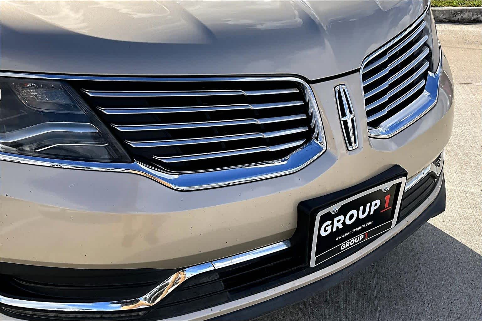 2017 Lincoln MKX Select Palladium White Gold Metallic at Mac Haik Ford