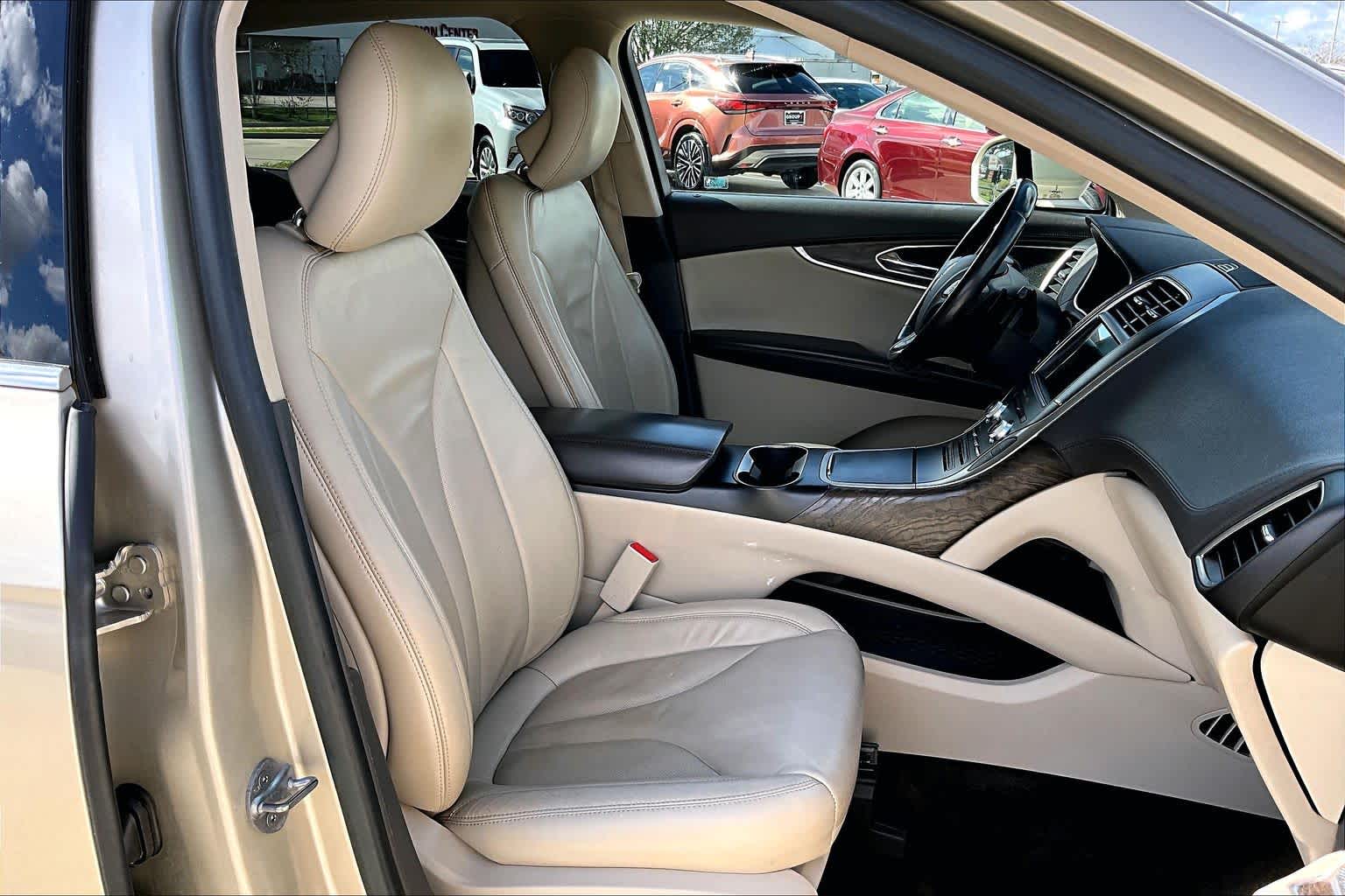 2017 Lincoln MKX Select Palladium White Gold Metallic at Mac Haik Ford