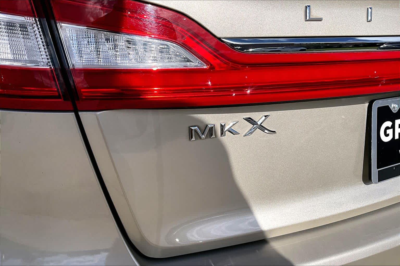 2017 Lincoln MKX Select Palladium White Gold Metallic at Mac Haik Ford