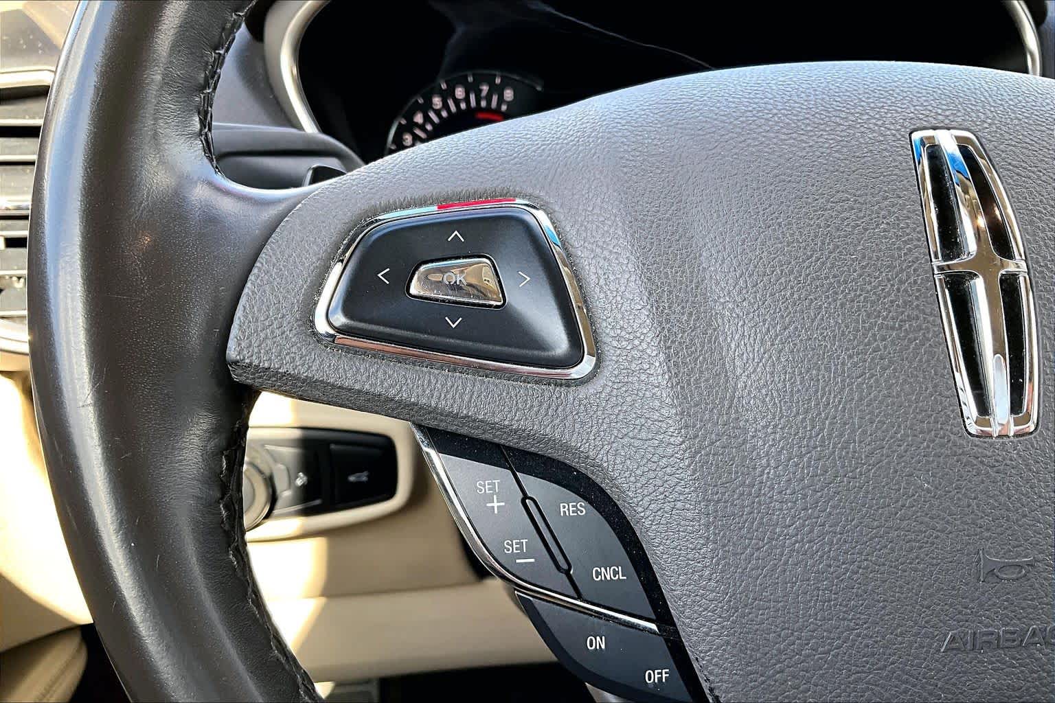 2017 Lincoln MKX Select Palladium White Gold Metallic at Mac Haik Ford