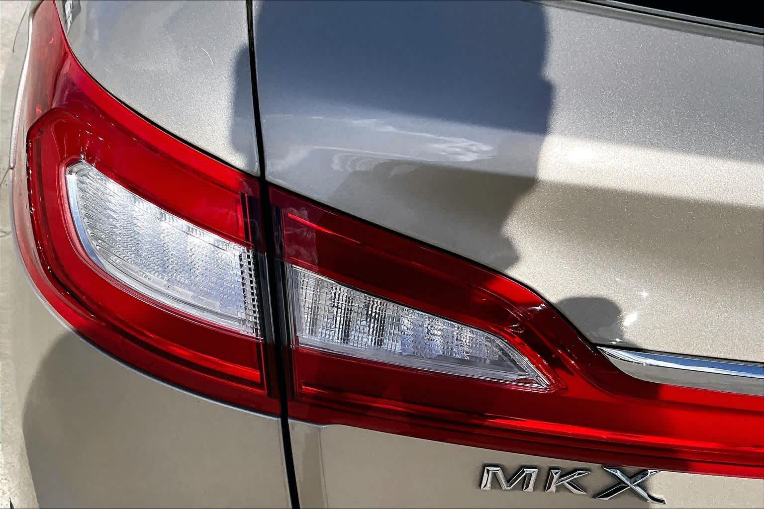 2017 Lincoln MKX Select Palladium White Gold Metallic at Mac Haik Ford