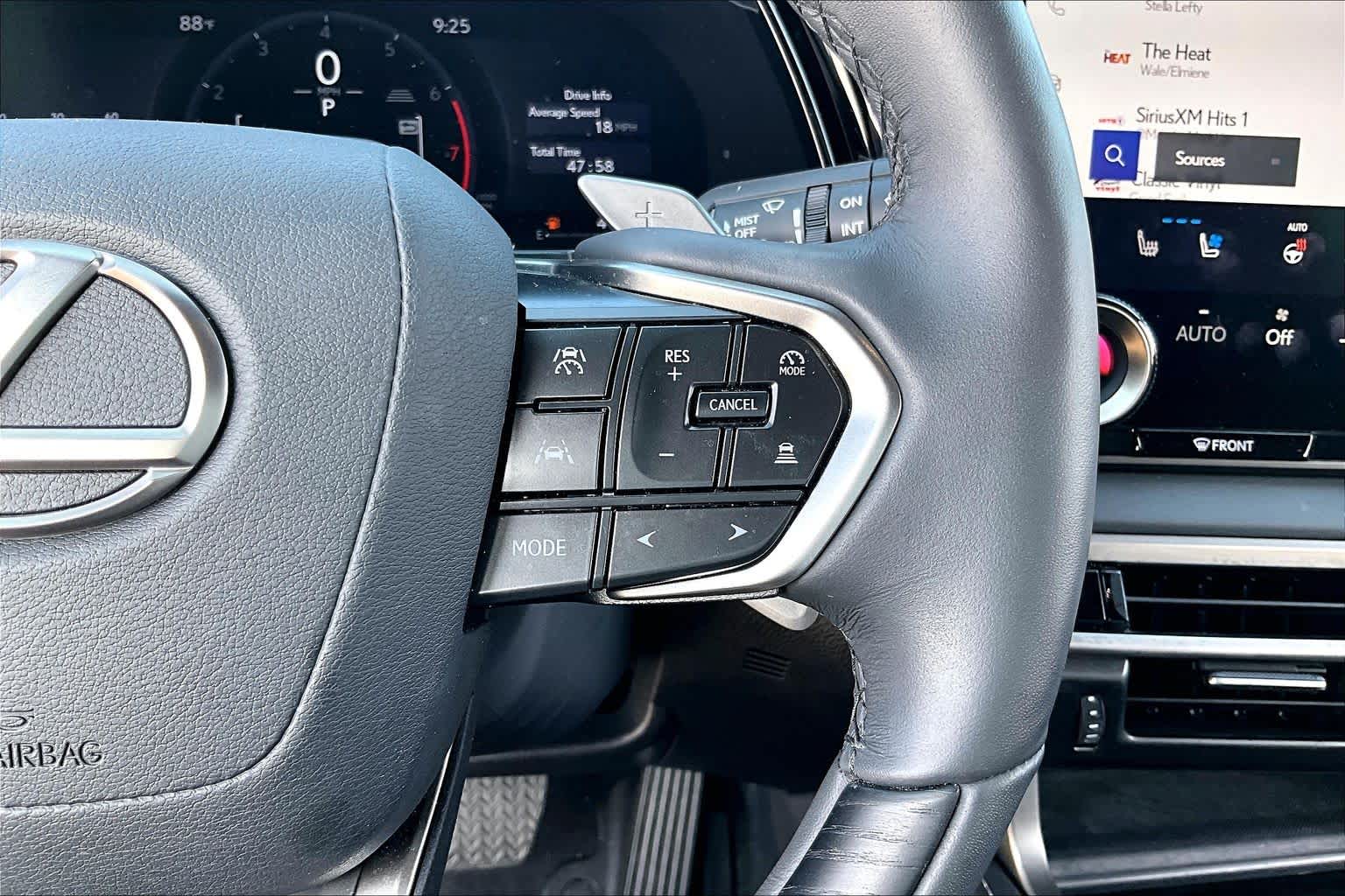 2025 Lexus RX 350 photo 22 of 34