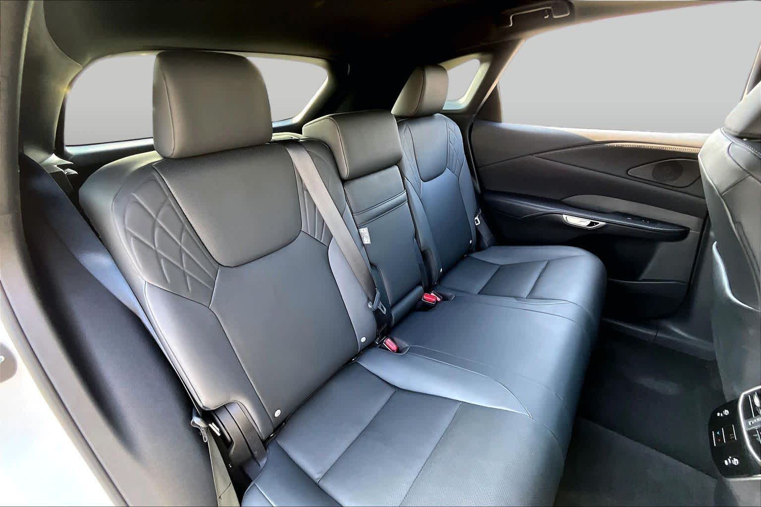 2025 Lexus RX 350 photo 17 of 34