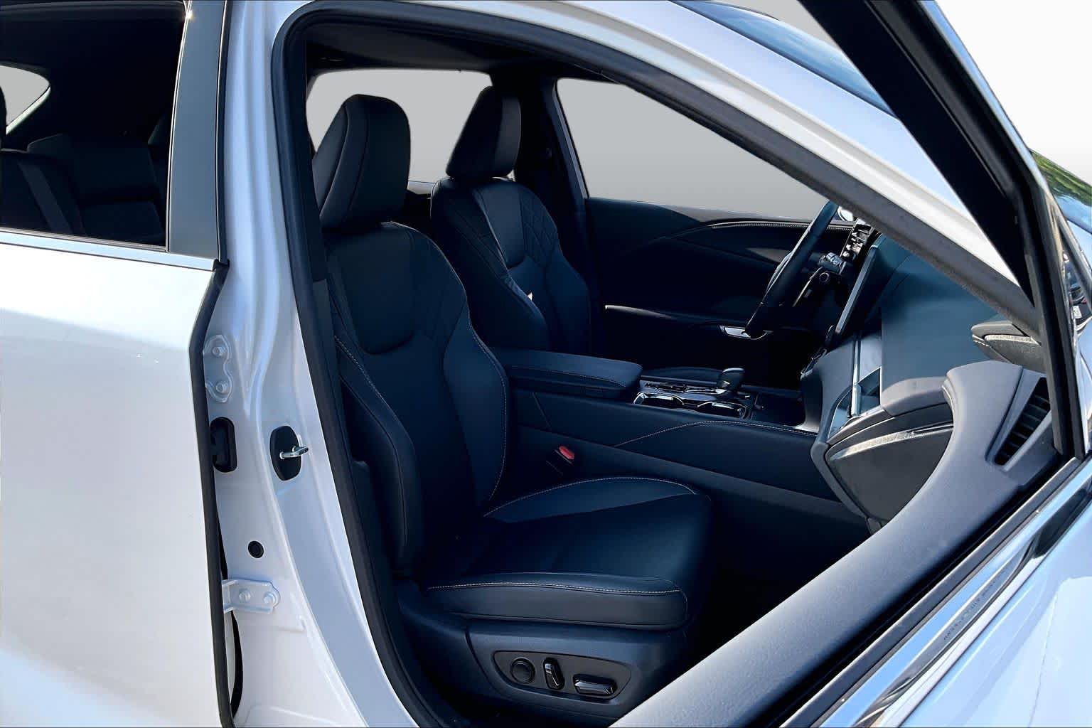 2025 Lexus RX 350 photo 8 of 34