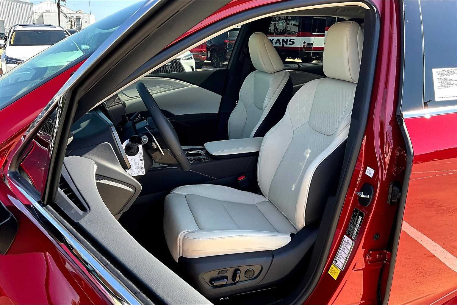 2025 Lexus RX Luxury  - 8