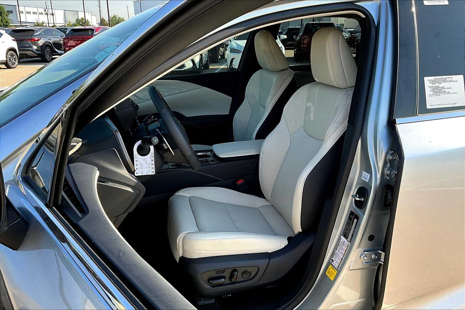 2025 Lexus RX Luxury  - 8