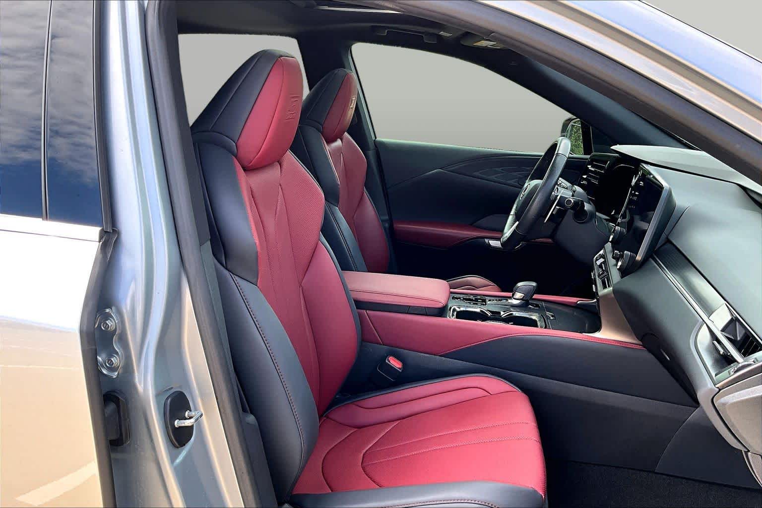 2024 Lexus RX 350 photo 9 of 37