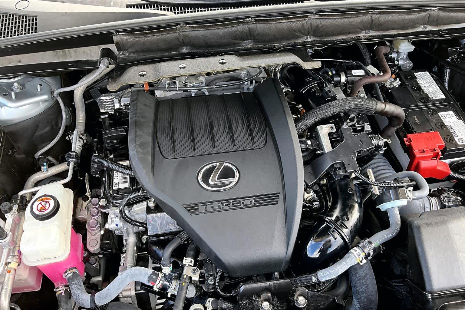 2024 Lexus RX 350 photo 33 of 37