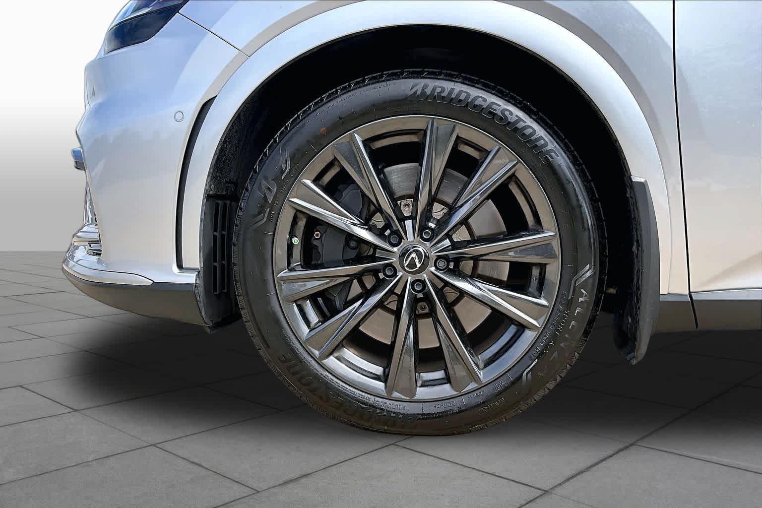 2024 Lexus RX 350 photo 11 of 37