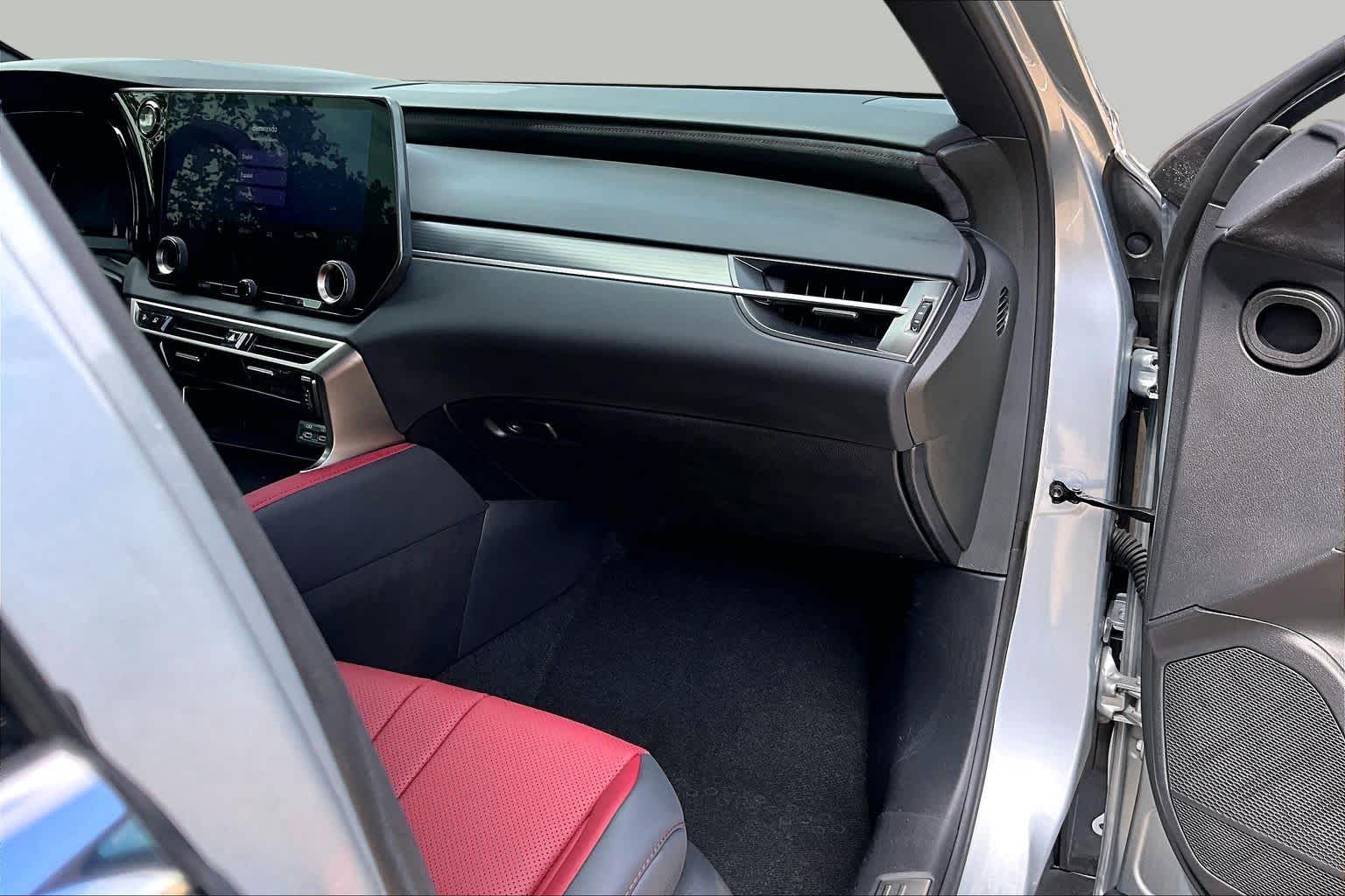2024 Lexus RX 350 photo 19 of 37
