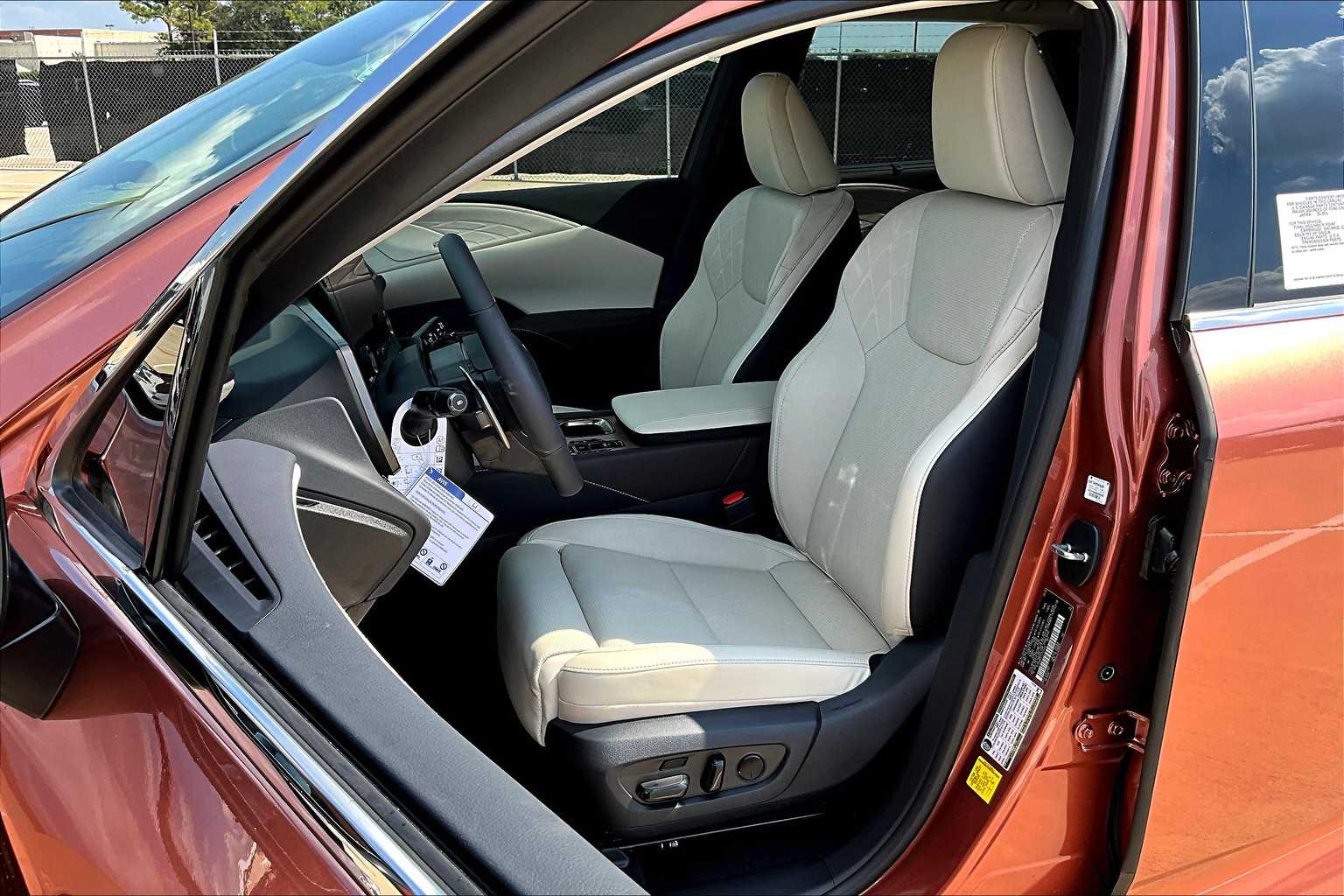 2025 Lexus RX Luxury  - 8