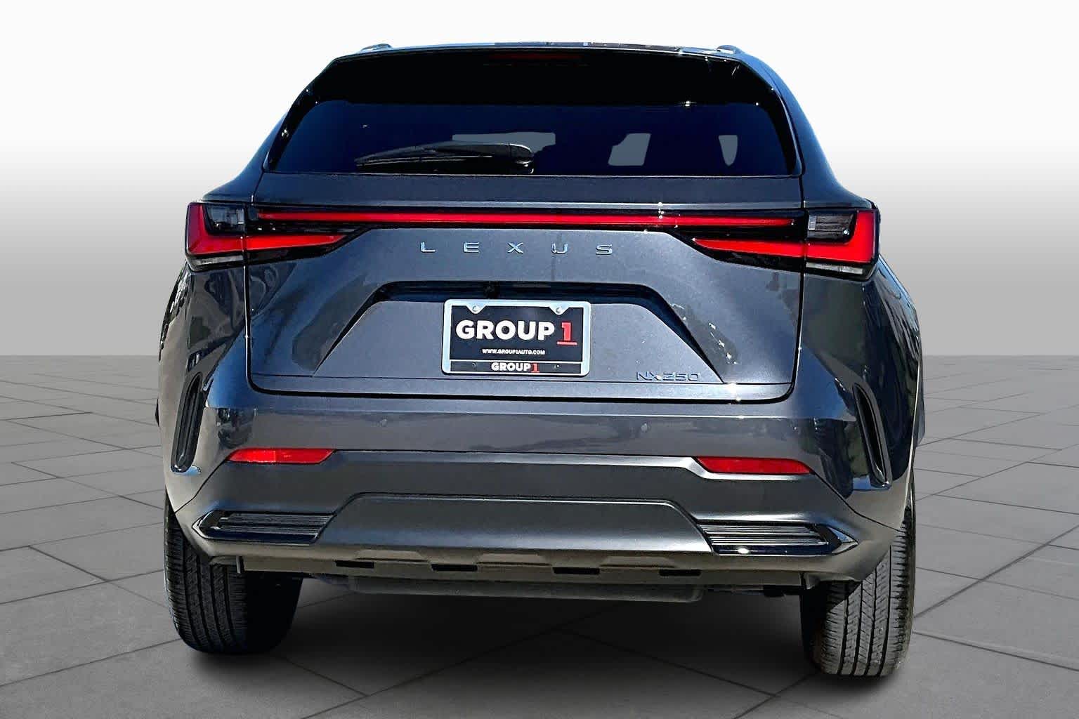 2025 Lexus NX 250 Premium - 4
