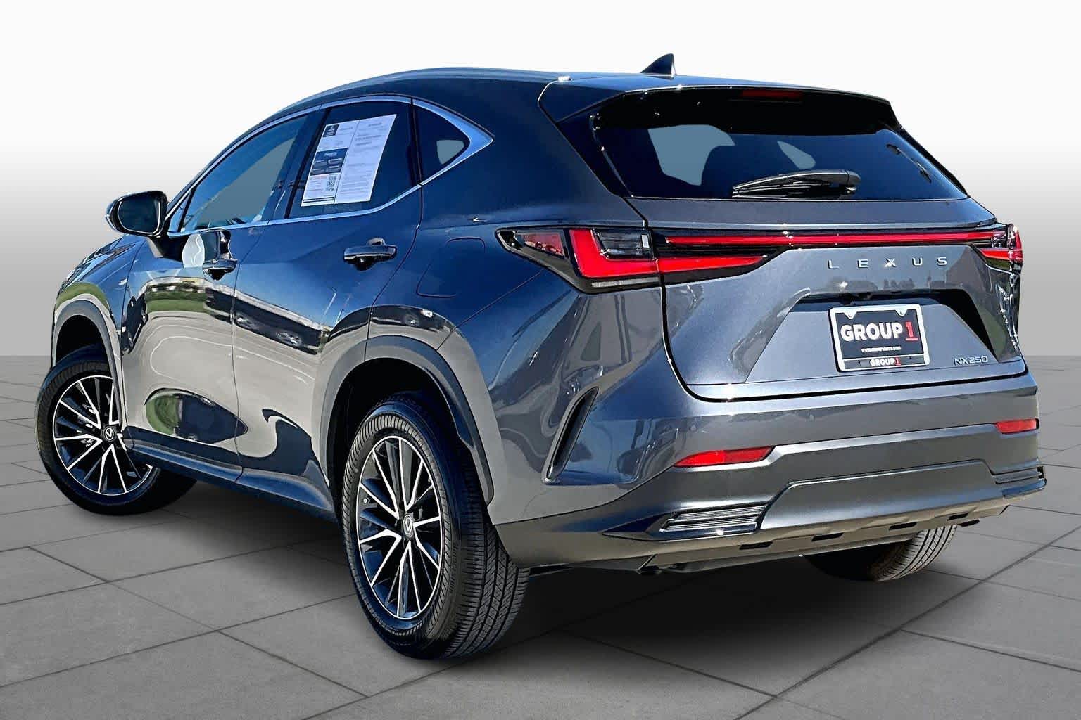 2025 Lexus NX 250 Premium - 11