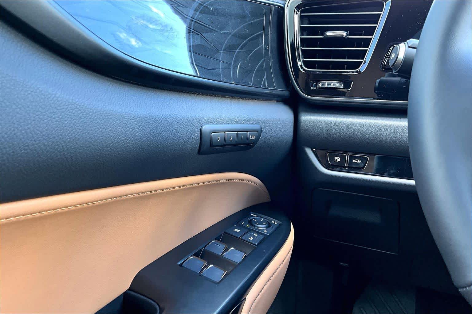2026 Lexus NX 350h photo 20 of 22