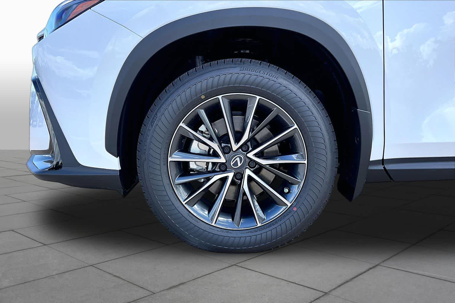 2026 Lexus NX 350h photo 11 of 22