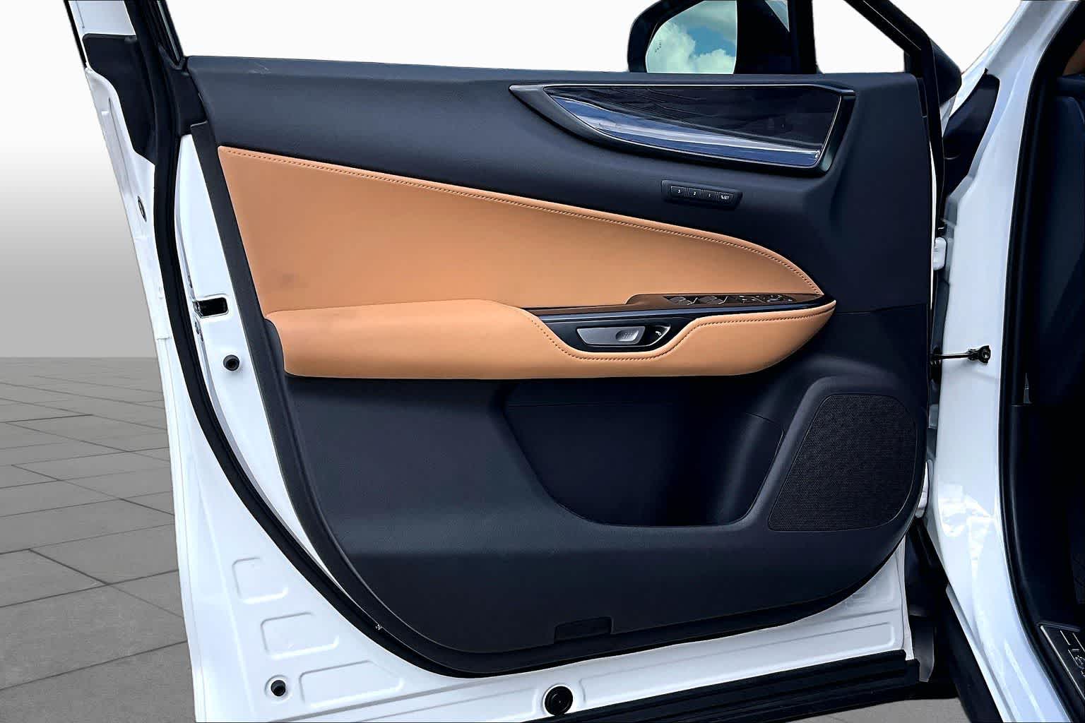 2026 Lexus NX 350h photo 10 of 22