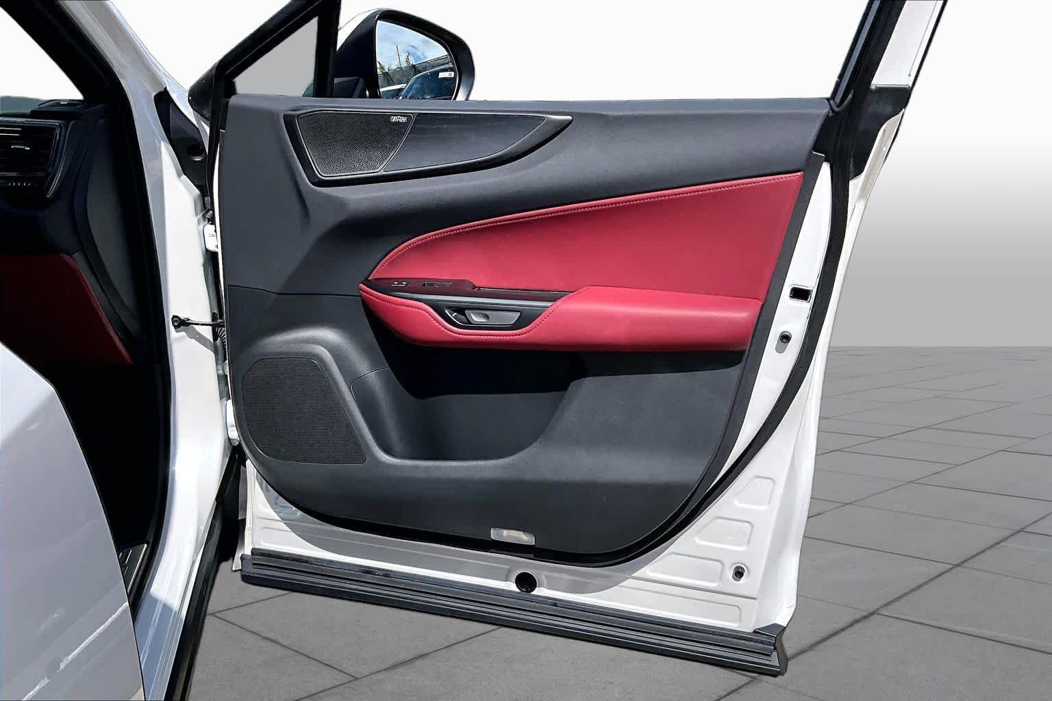 2025 Lexus NX 350 photo 23 of 34