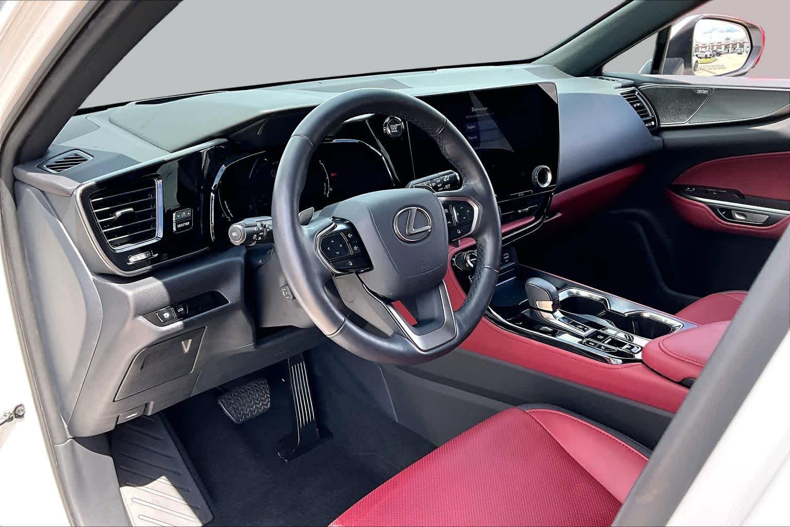 2025 Lexus NX 350 photo 18 of 34