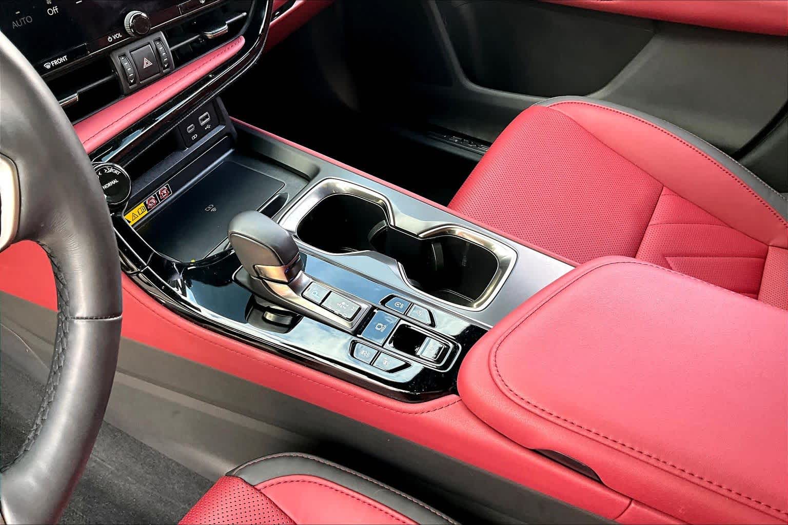 2025 Lexus NX 350 photo 17 of 34