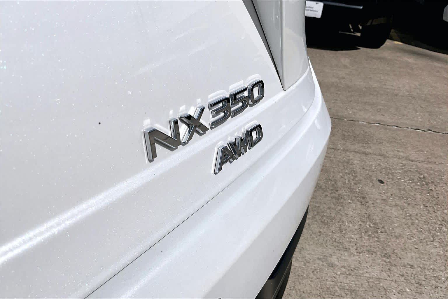 2025 Lexus NX 350 photo 10 of 34