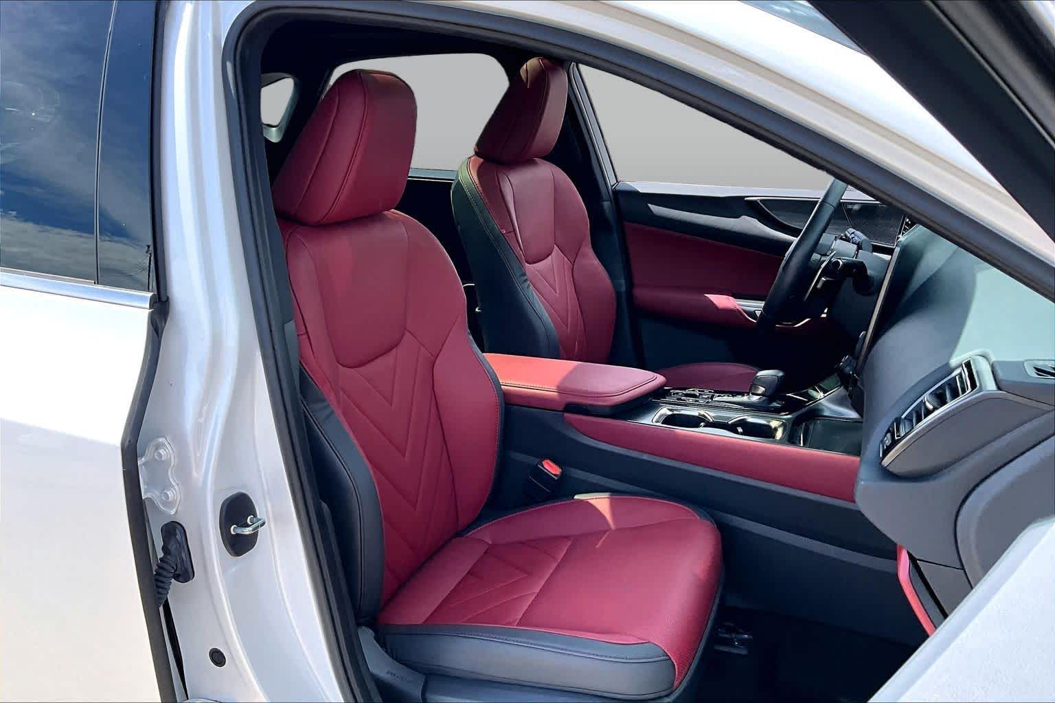 2025 Lexus NX 350 photo 9 of 34