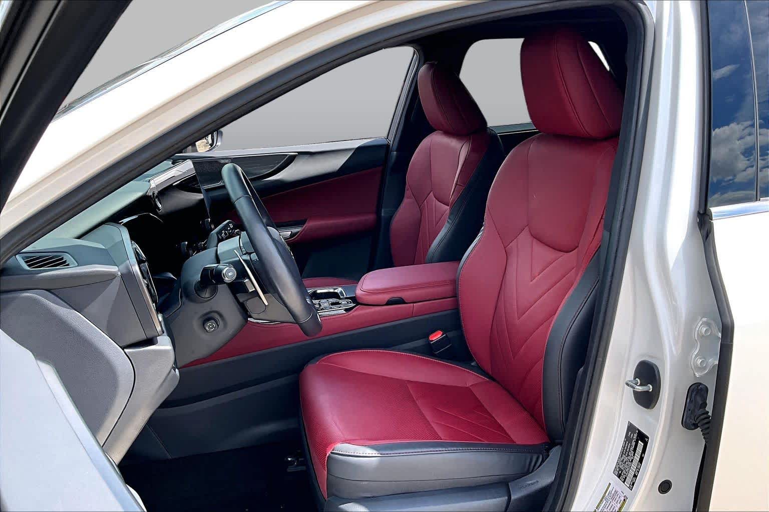 2025 Lexus NX 350 photo 8 of 34