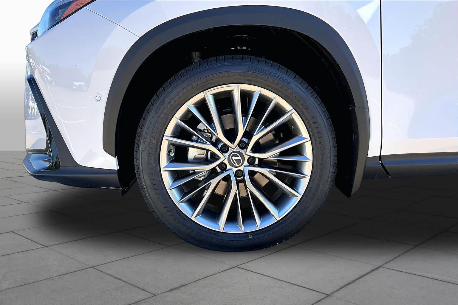 2026 Lexus NX 350h photo 11 of 22