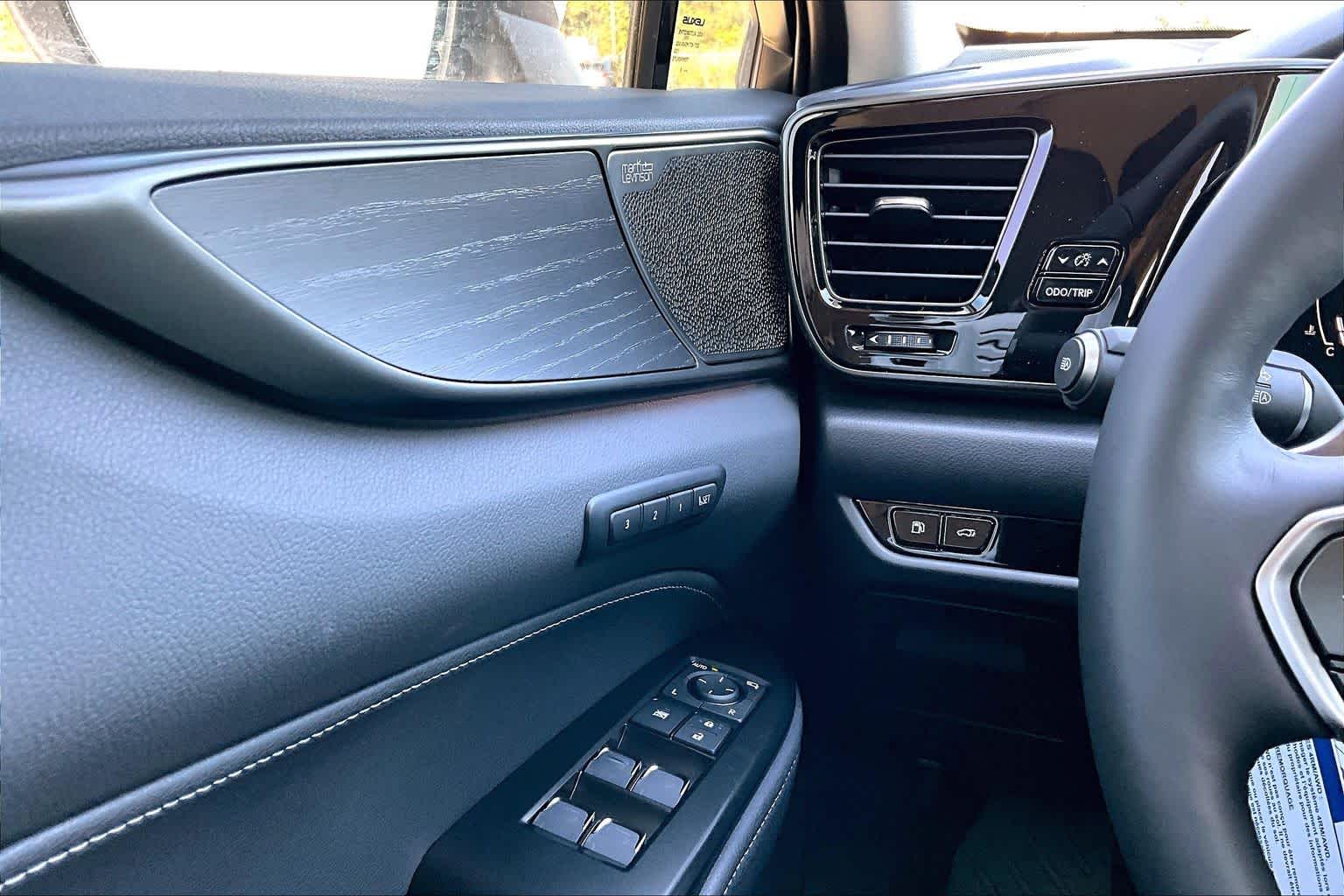 2026 Lexus NX 350h photo 20 of 22