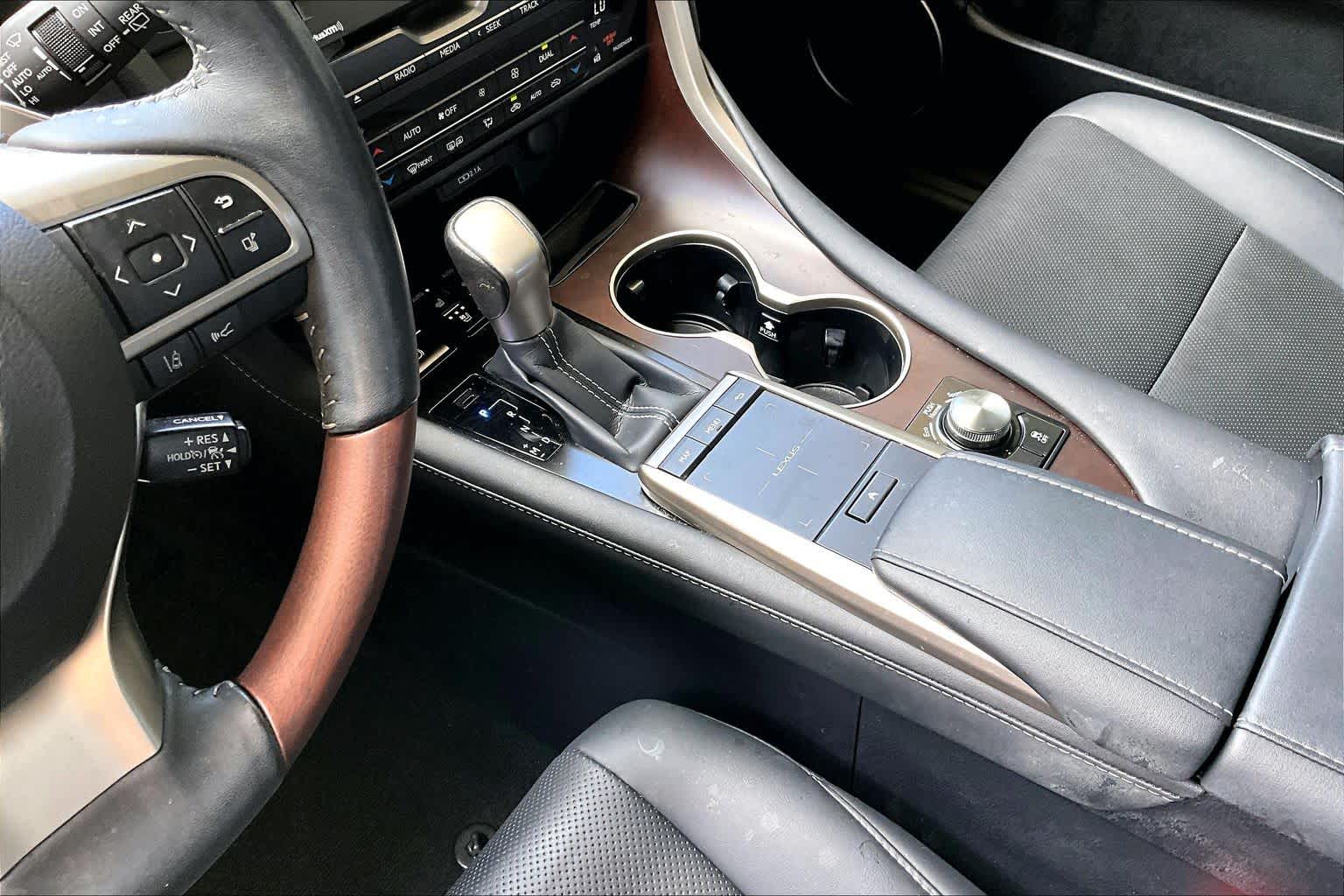 2020 Lexus RX 350 photo 17 of 37