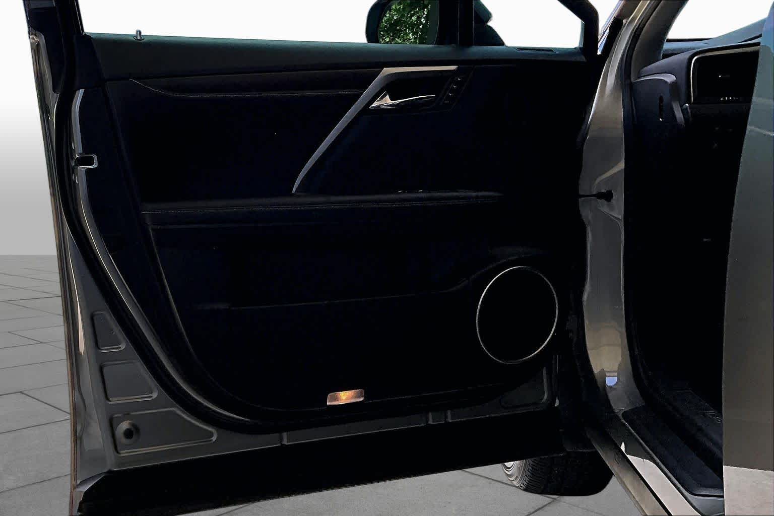 2020 Lexus RX 350 photo 22 of 37