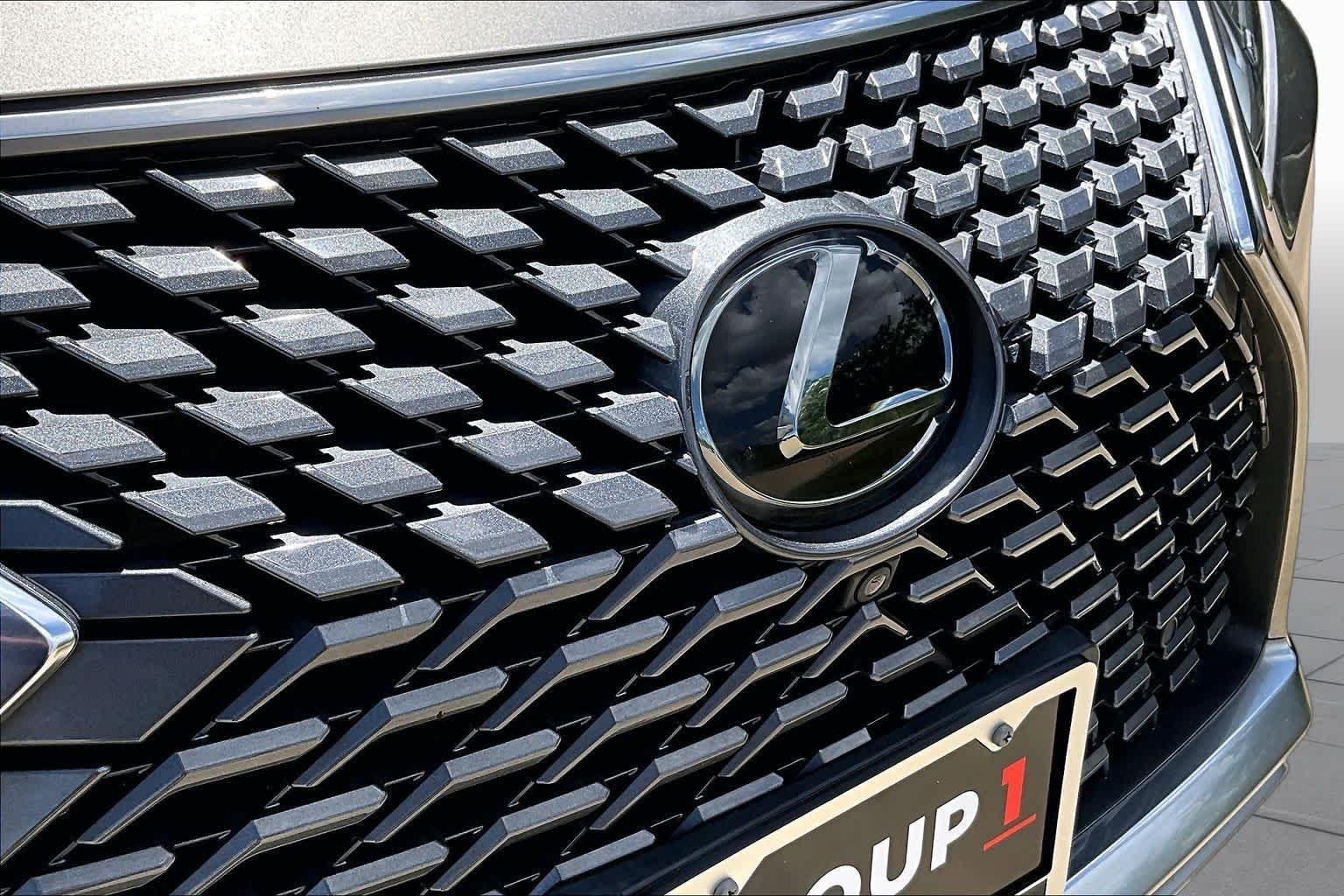 2020 Lexus RX 350 photo 30 of 37