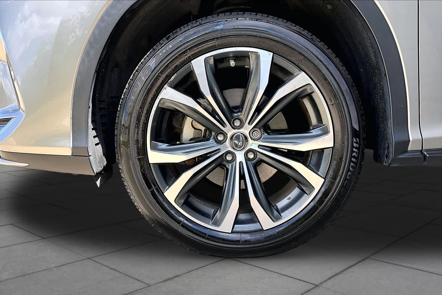 2020 Lexus RX 350 photo 11 of 37
