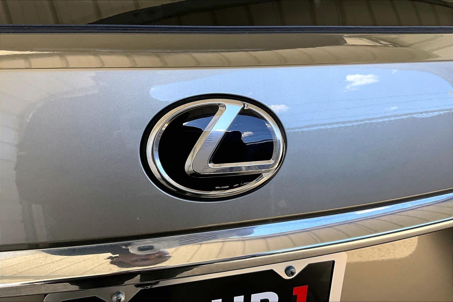 2020 Lexus RX 350 photo 31 of 37