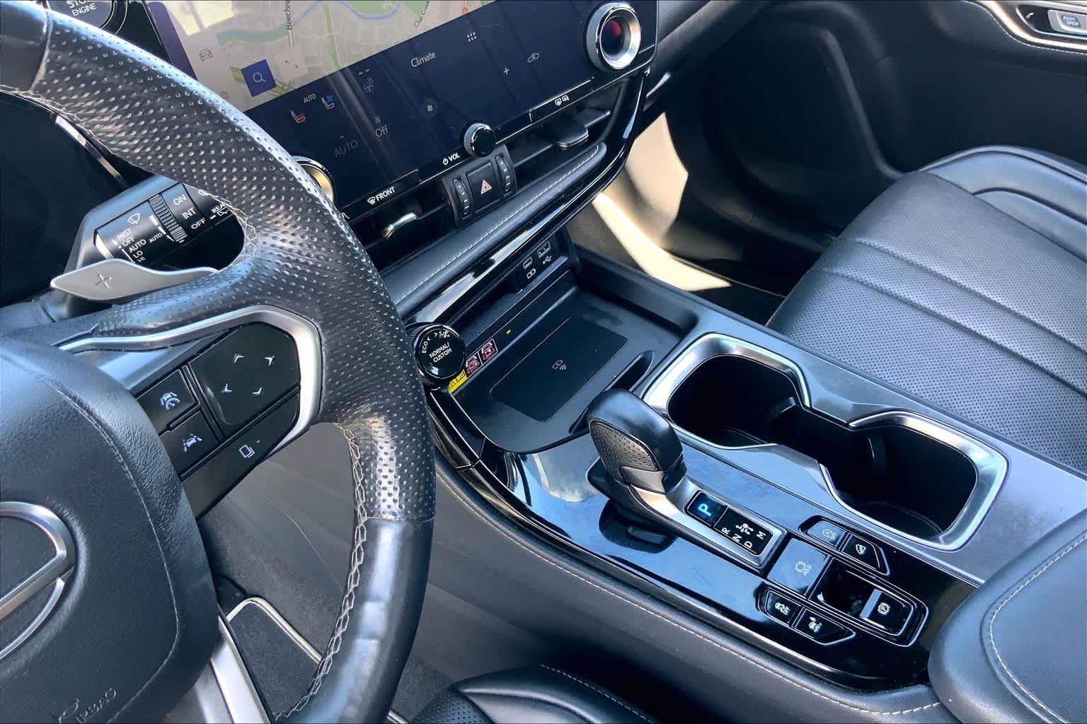 2024 Lexus NX 350 photo 16 of 36