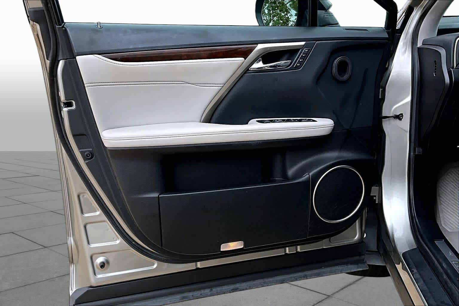 2019 Lexus RX 350 photo 21 of 34