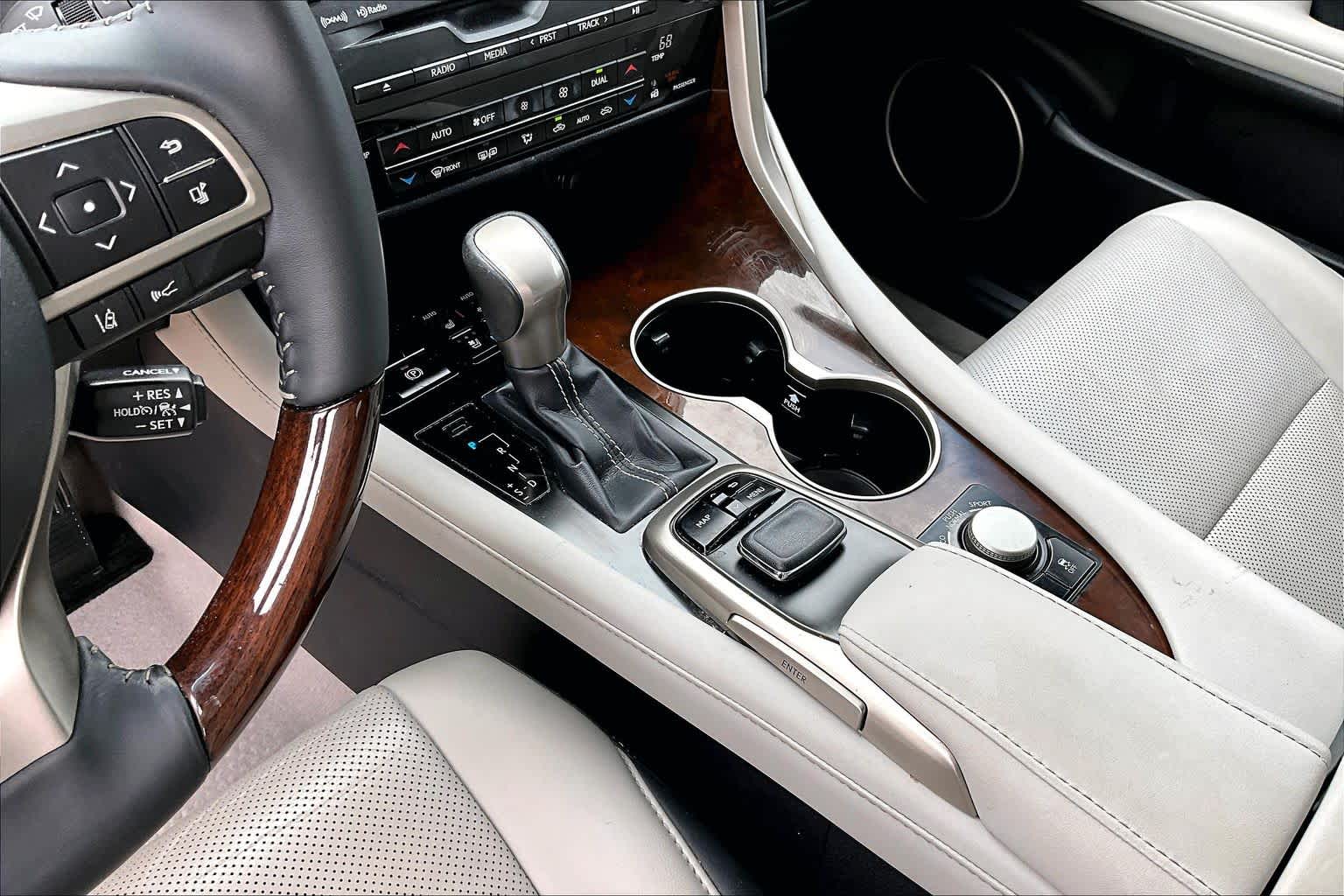 2019 Lexus RX 350 photo 16 of 34