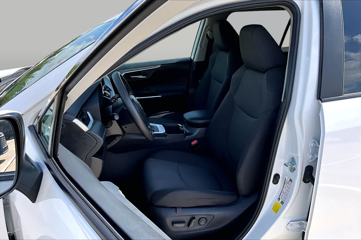 2025 Toyota RAV4 XLE - 7